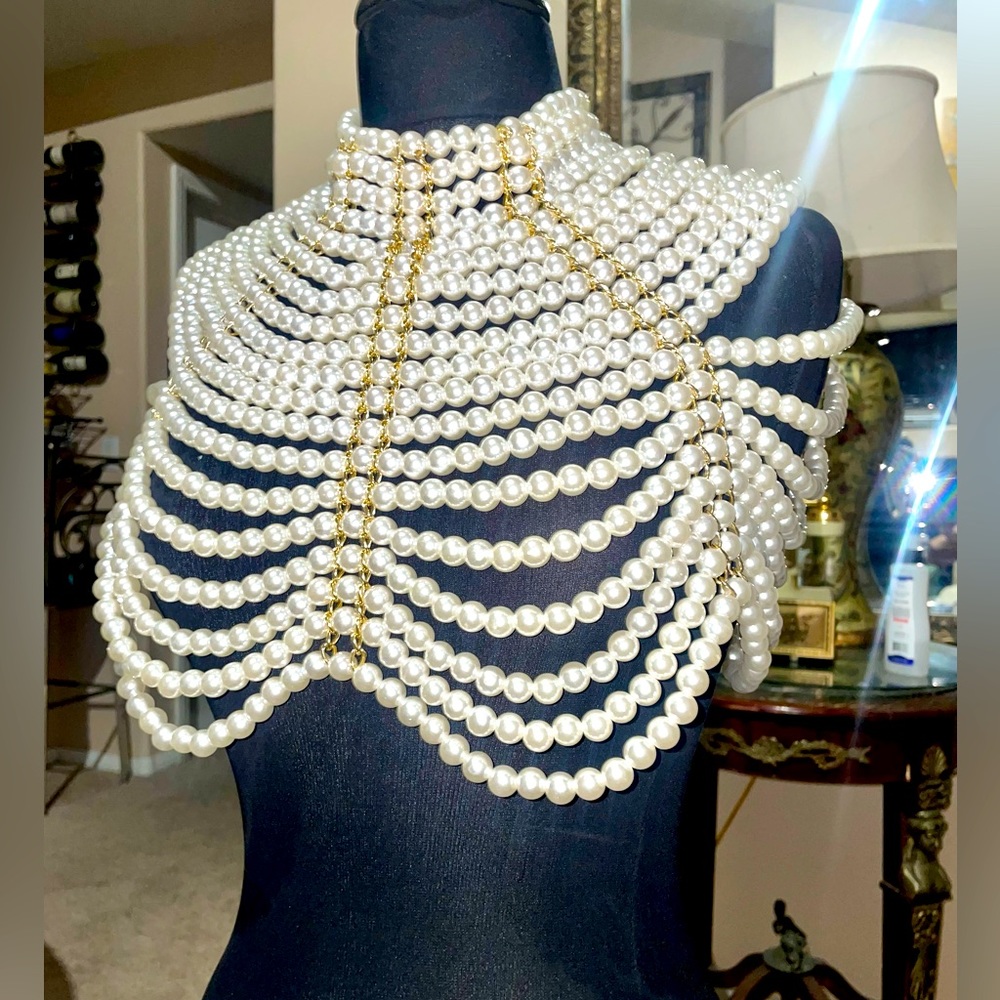 PEARL TORSO NECKLACE STAND OUT AT YOUR NEXT SPECIAL OCCASION!
